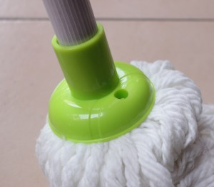 Gambar Alat alat Kebersihan rumah tangga 